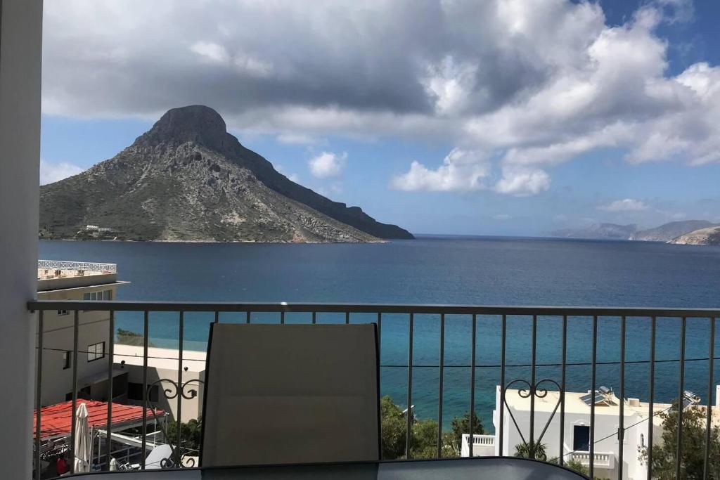 2 Bed - Sleeps 4 - Free Parking - Sea & Mtn View, Kalymnos