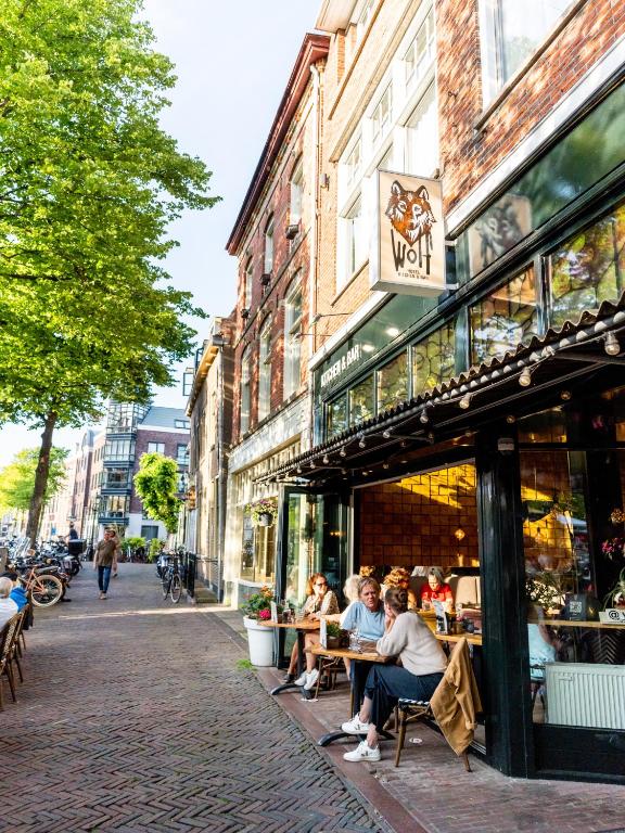 Wolf Hotel Kitchen &amp; Bar — Hotel in Alkmaar