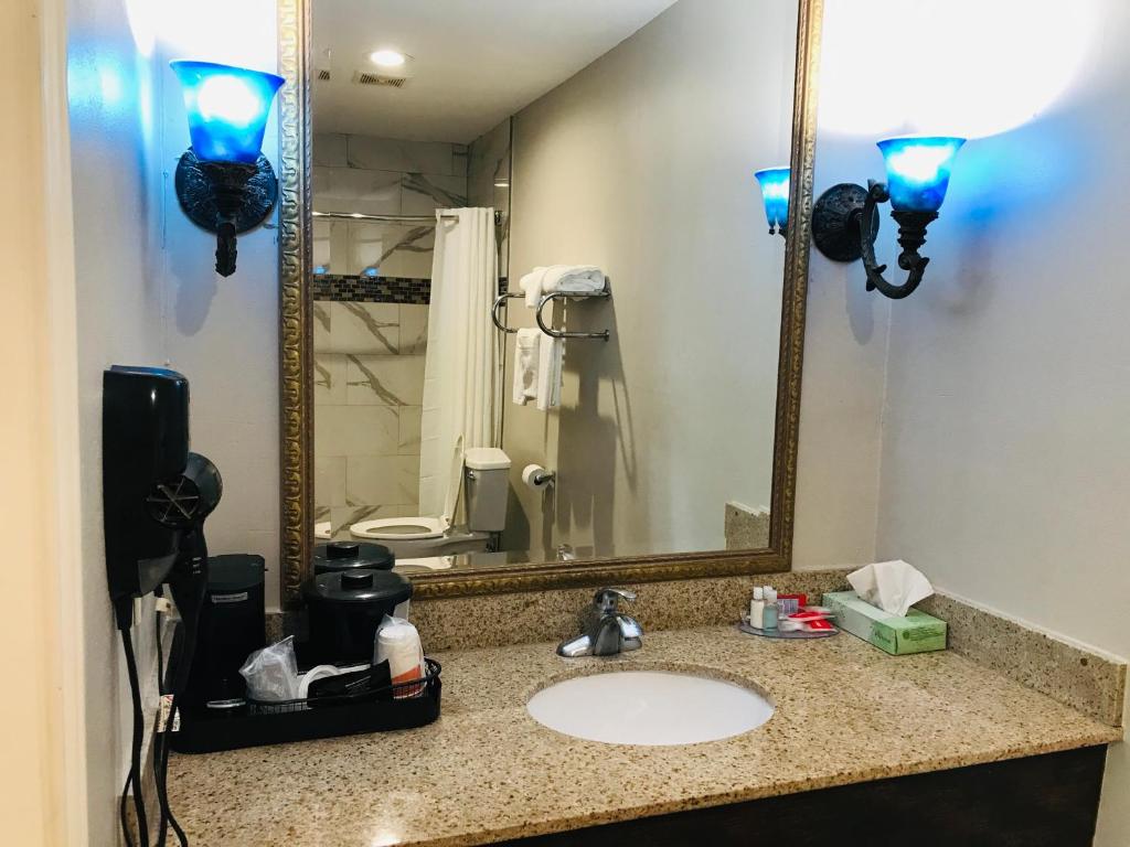 Summit Inn - Houston Medical Center - NRG Park photo