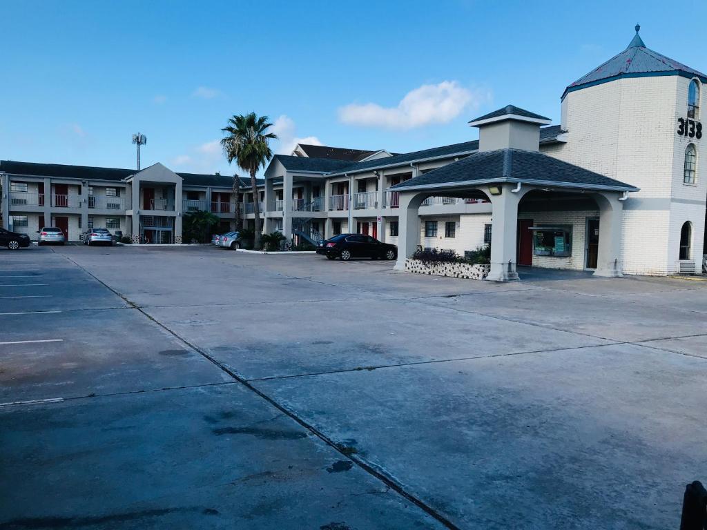 Summit Inn - Houston Medical Center - NRG Park photo