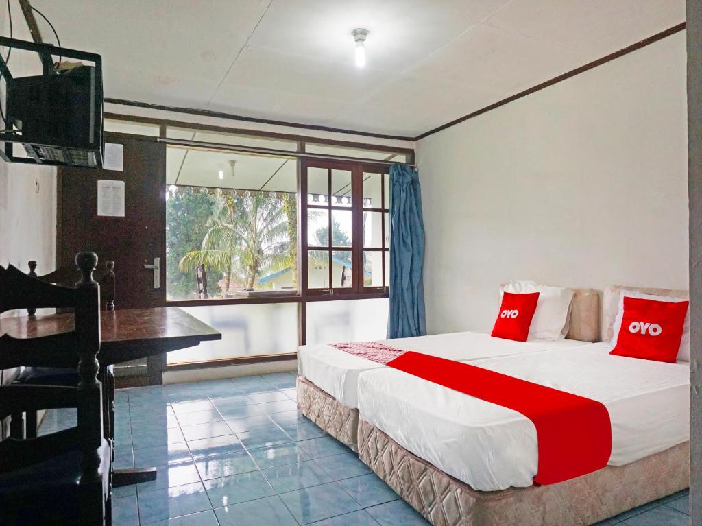 Guestroom, Hotel Lembah Nyiur Cikopo RedPartner in Puncak
