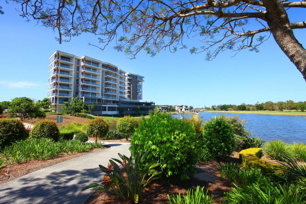 Signature Waterfront Apartments photo