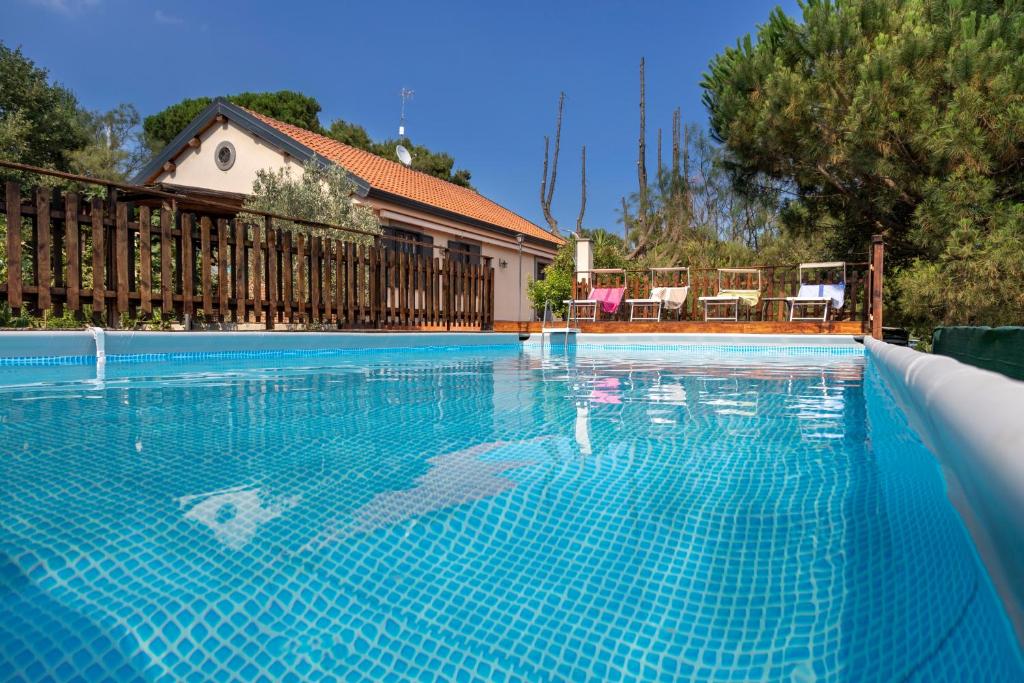 La dimora del verde con piscina - 1