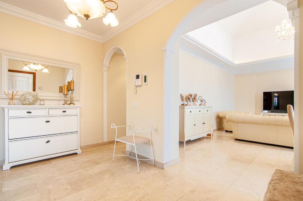 Villa Torriani with heated pool PH11 - 3