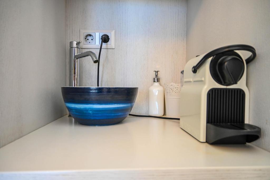 Schinoza Luxury Suites photo