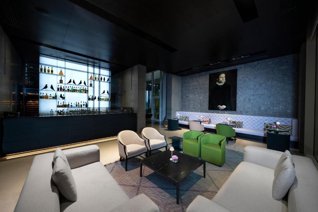 Bar/lounge