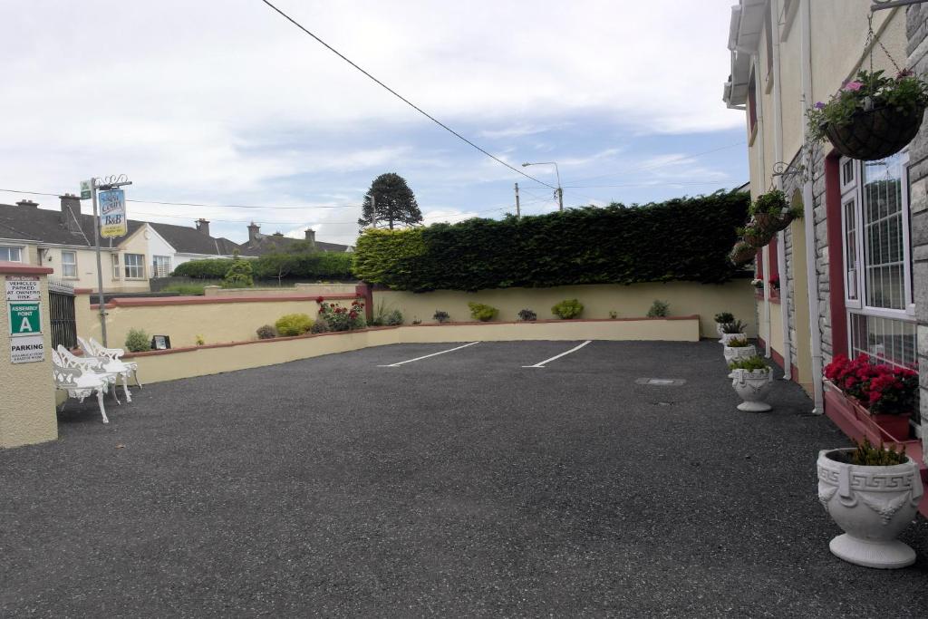 Seacourt Accommodation Tramore - Adult Only photo