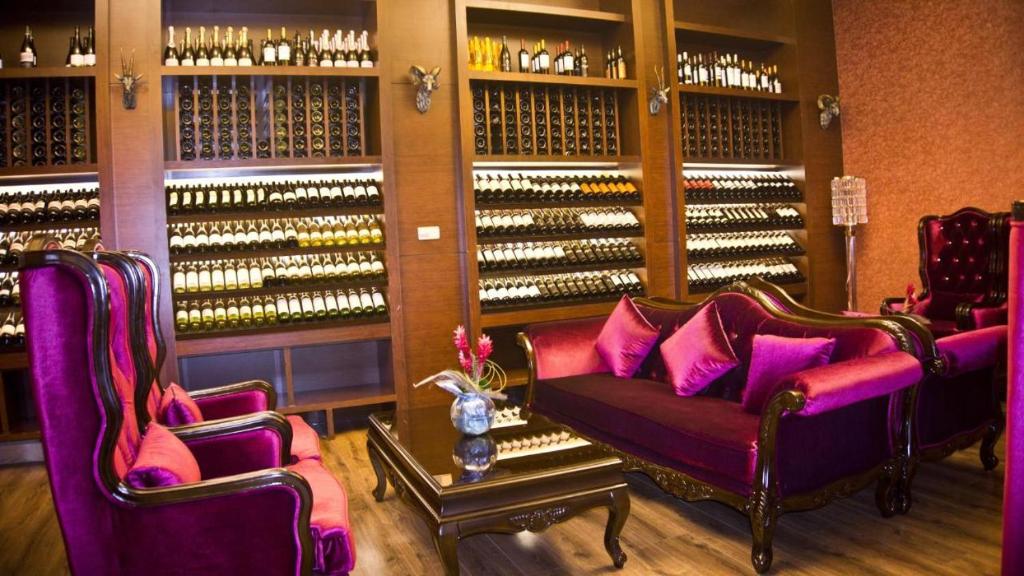 Superior Room Space Available, Accra