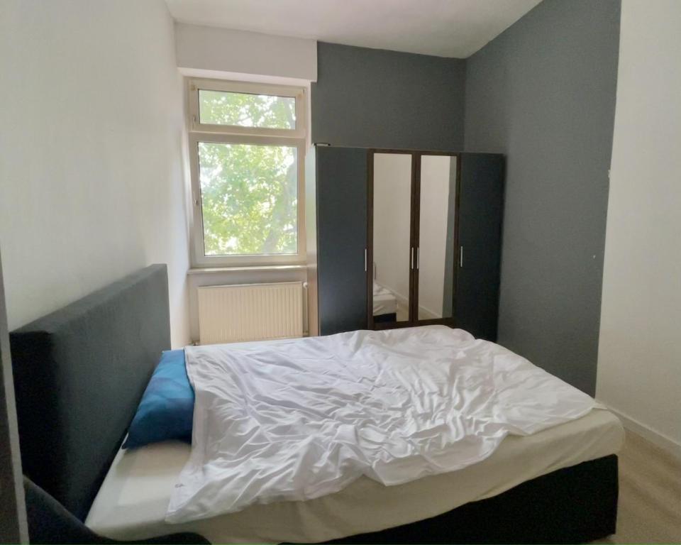 modest cozy room near frankfurt photo