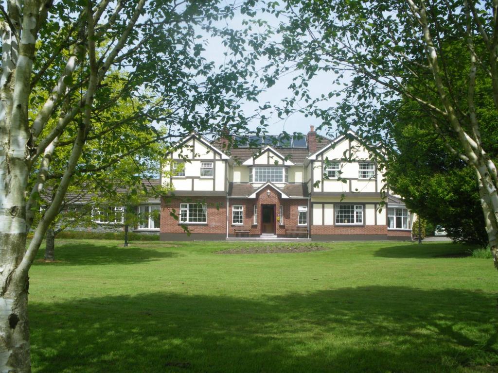 Redwood — Hotel in Killarney