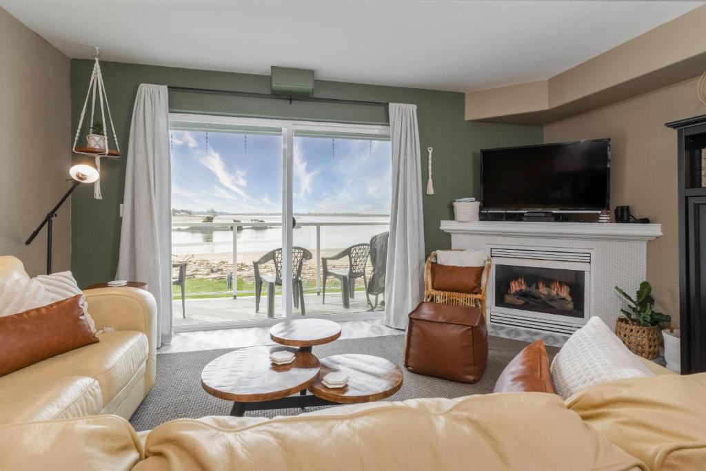 Waters Edge 304, Lincoln City