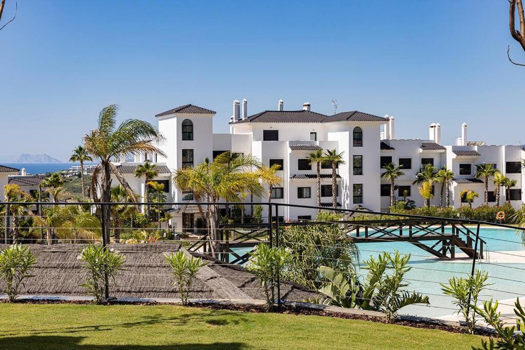 Brand New, Elegant Ground Floor Two Bed Apartment - 4