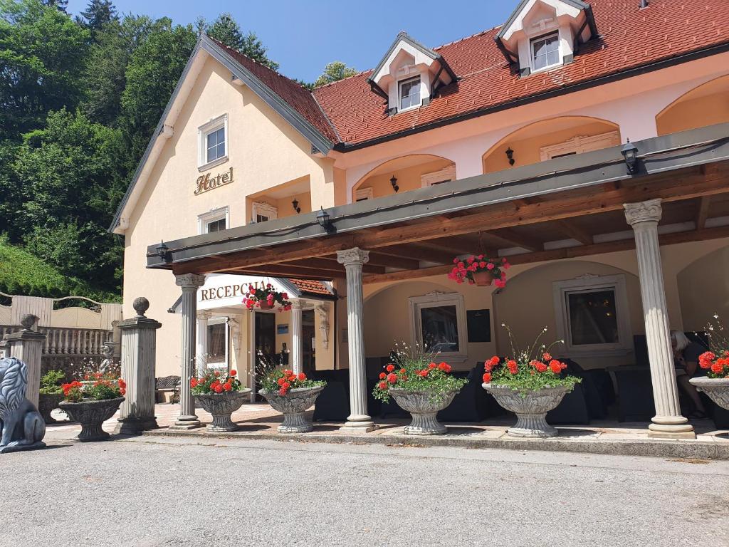 Hotel Razgorsek photo