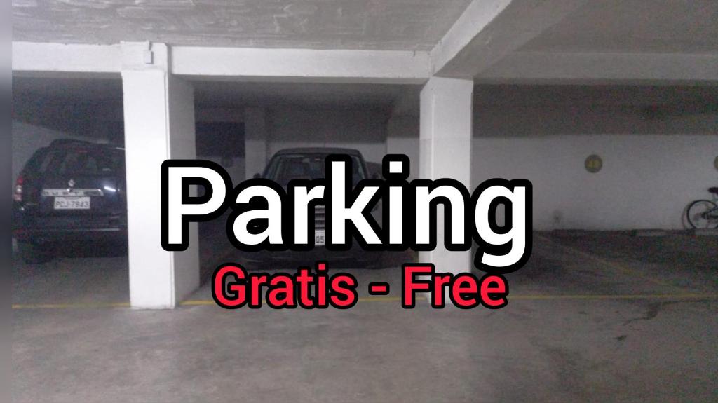 Rep del Salvador, Quito 1-bedroom condo with parking and Netflix - 5