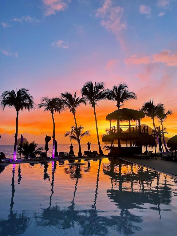 Diamond Paradise, Le Diamant