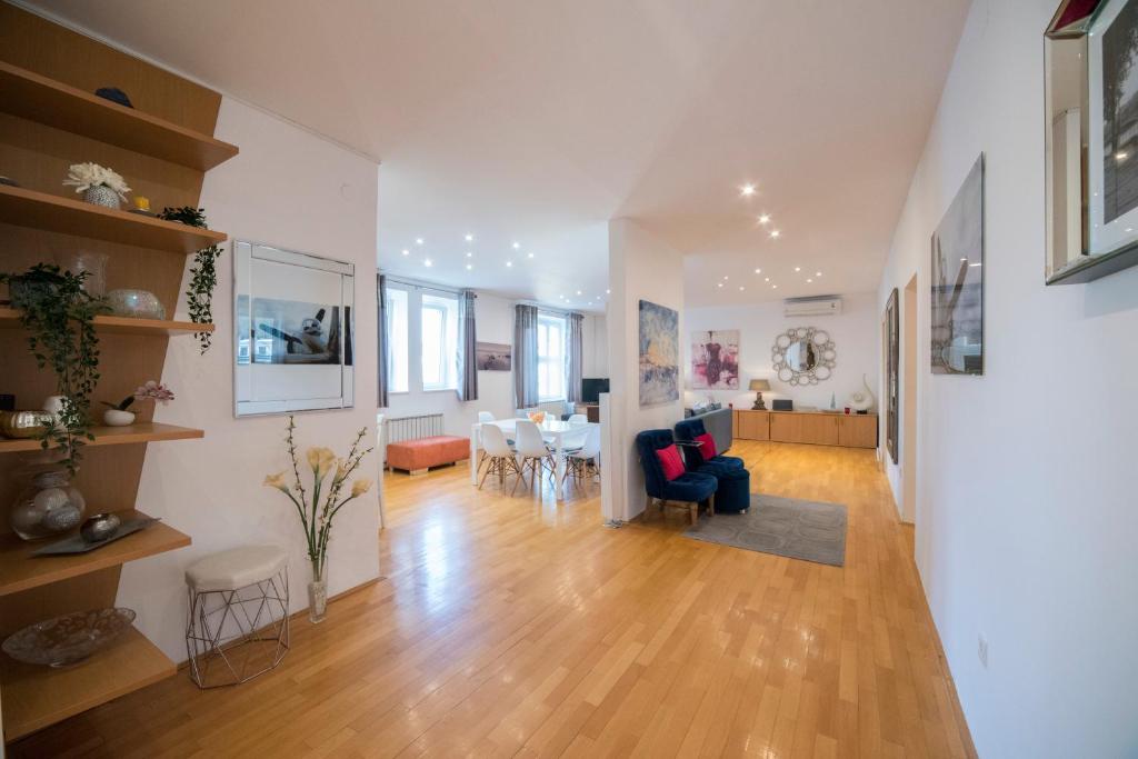 Octogon Apartment, Záhřeb