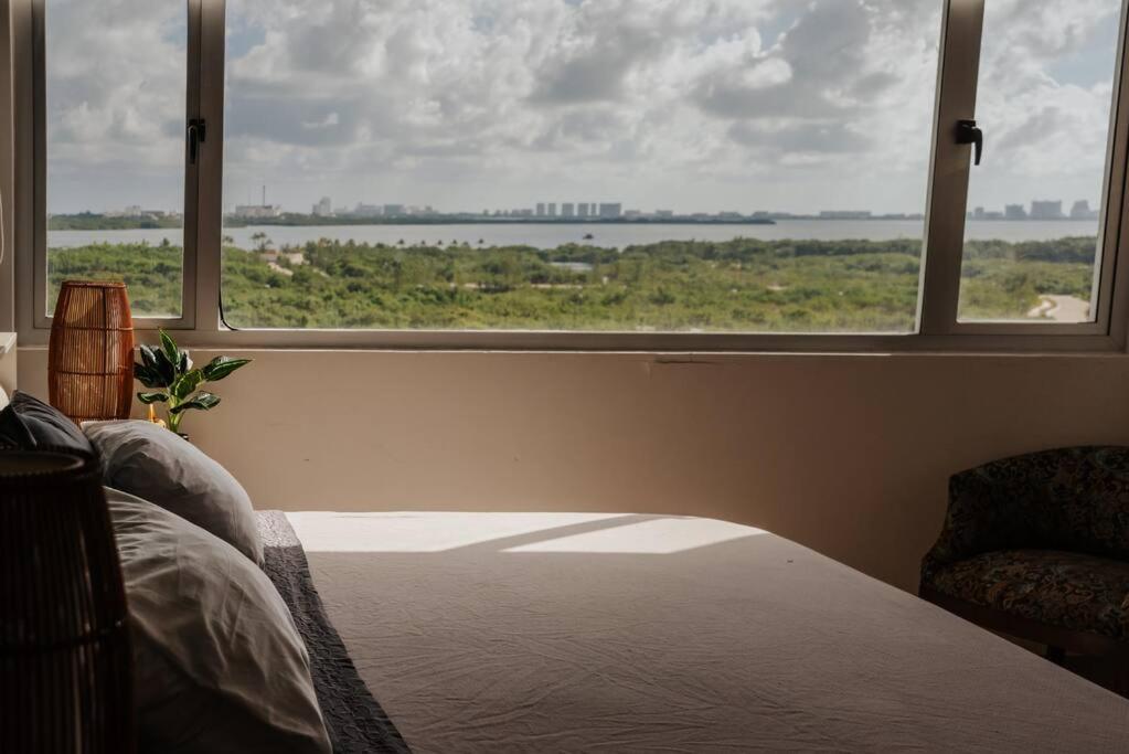 Beautiful 2B 2Br Ocean/Lagoon View Pool Gym - 4