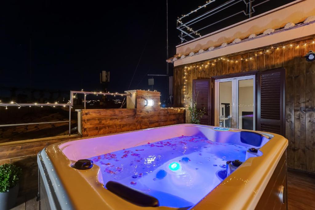 VIVILO ROMA TREVI - LUXURY EXPERIENCE - PRIVATE JACUZZI on TERRACE - INSANE VIEW - 3