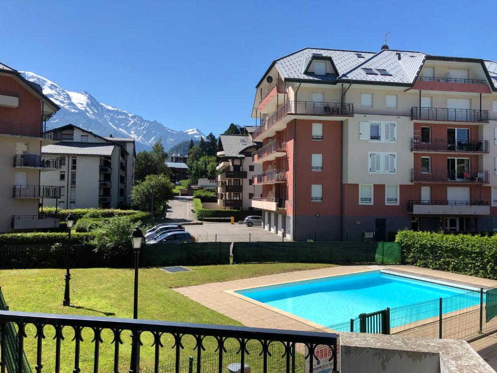 Grand Panorama T2 avec piscine aux pieds des télécabines - 2