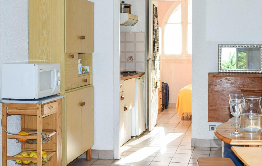 1 Bedroom Beach Front Apartment In Royan - 5