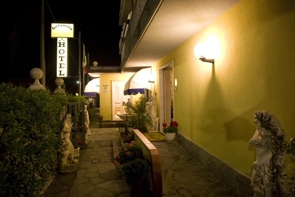 Hotel Fortunella photo