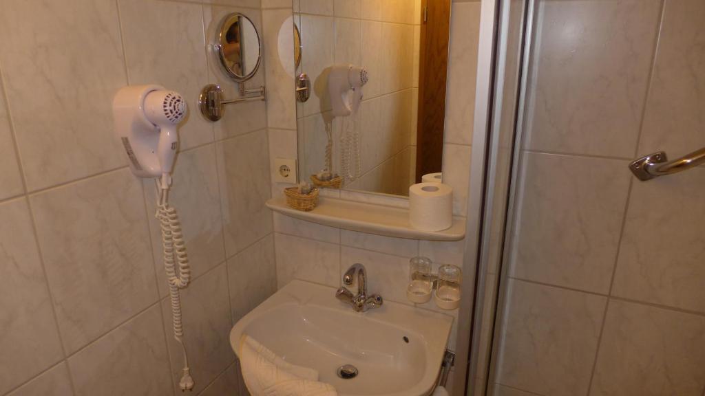 Central-Hotel Greiveldinger photo