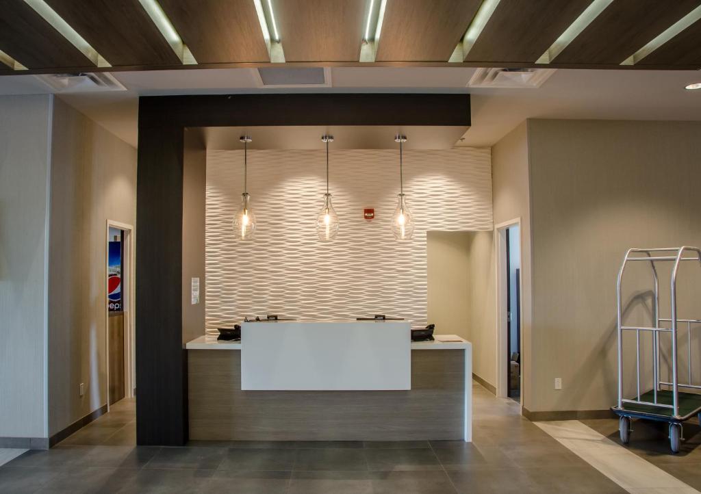 Wingate by Wyndham Dieppe Moncton photo