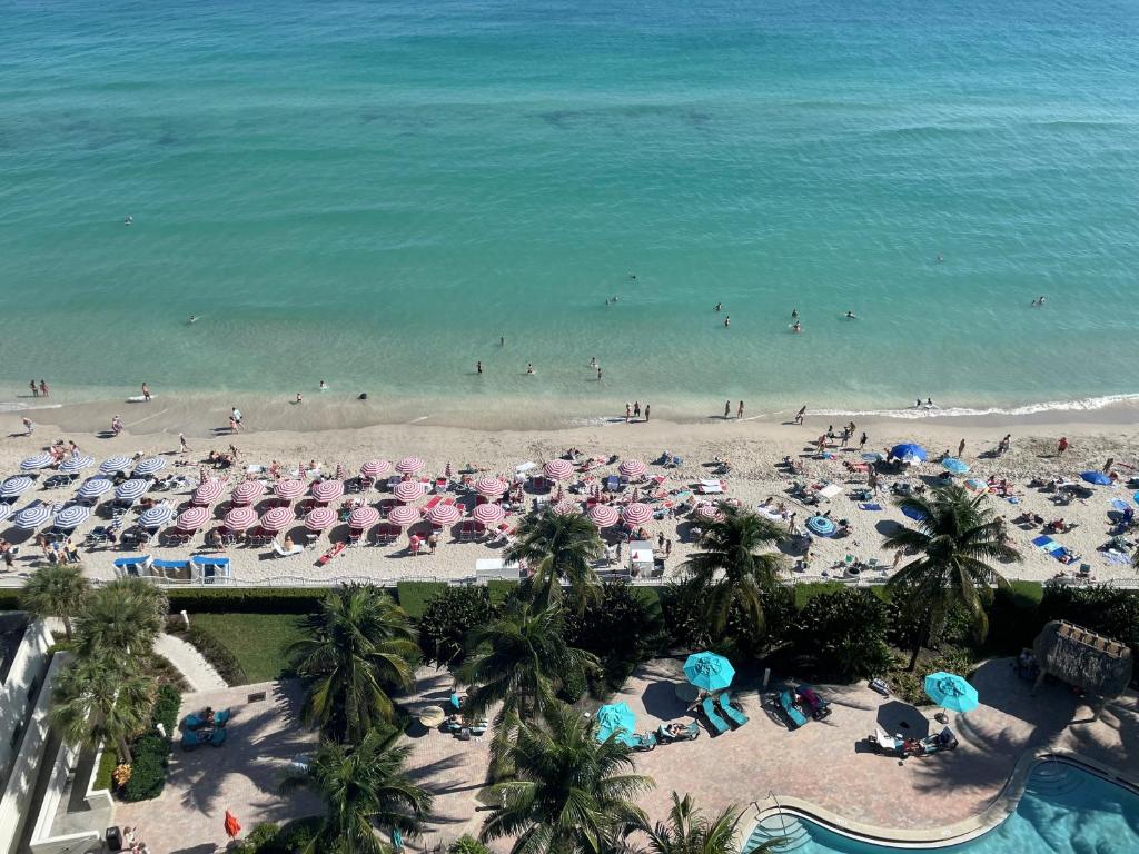 Sweeping Ocean Views of Hollywood Beach - Unit 14F, Hollywood