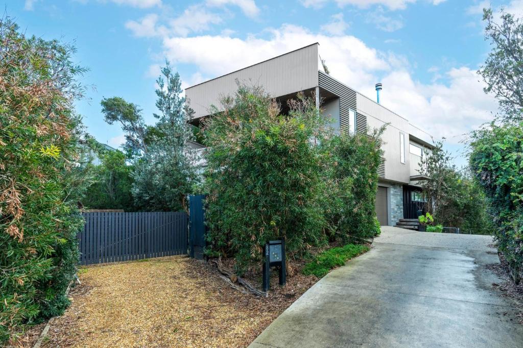 Omaroo on Surf Inverloch, Inverloch