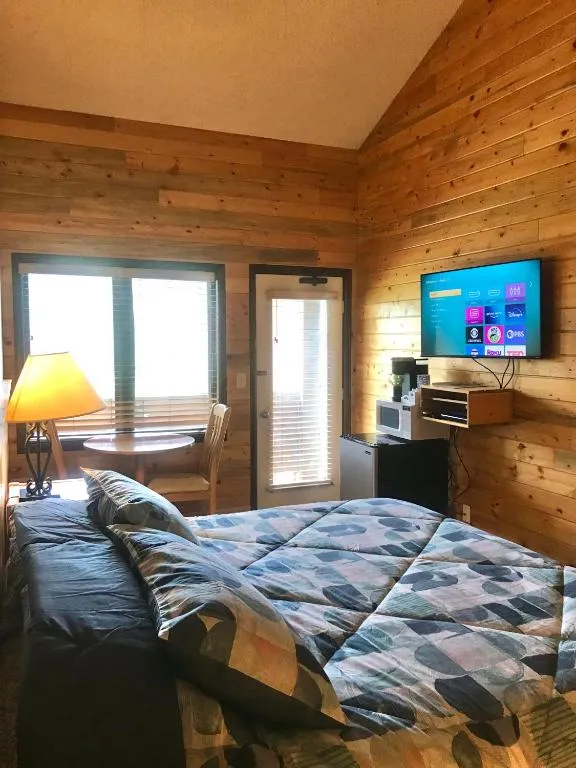 K-Suite-Mt View-Resort-Pool-Hot Tub-Near RMNP & WP，位于格兰比的酒店