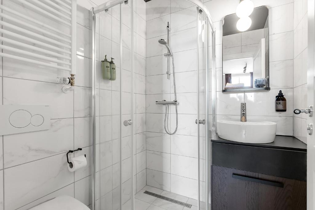 Baldur Apartments photo