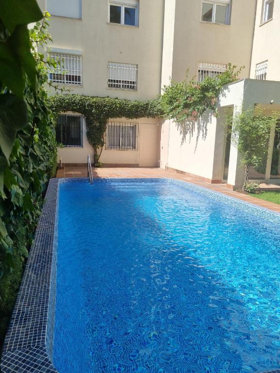 Lets in the Sun Playa Fontanilla Apartment, Marbella