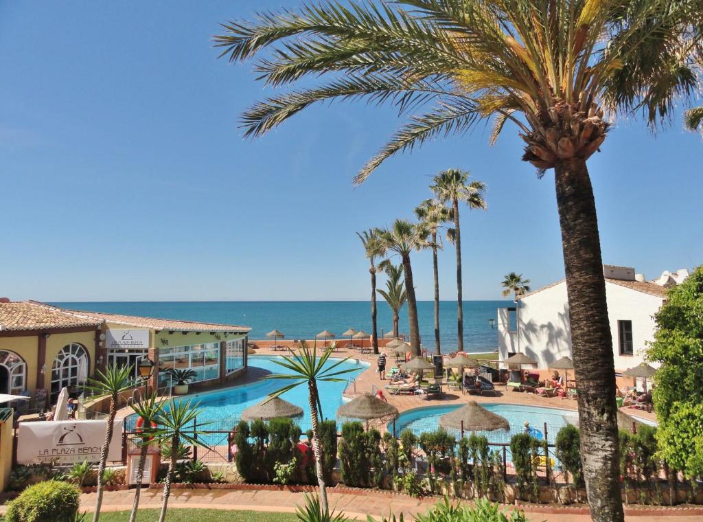 2 bedroom top floor apartament with open sea views CS197 - 2