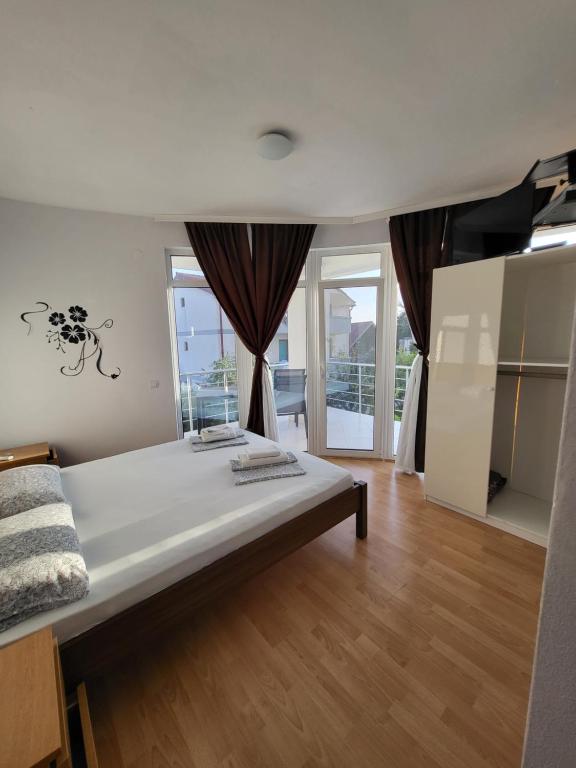 Apartmani Vila Milaris - 4