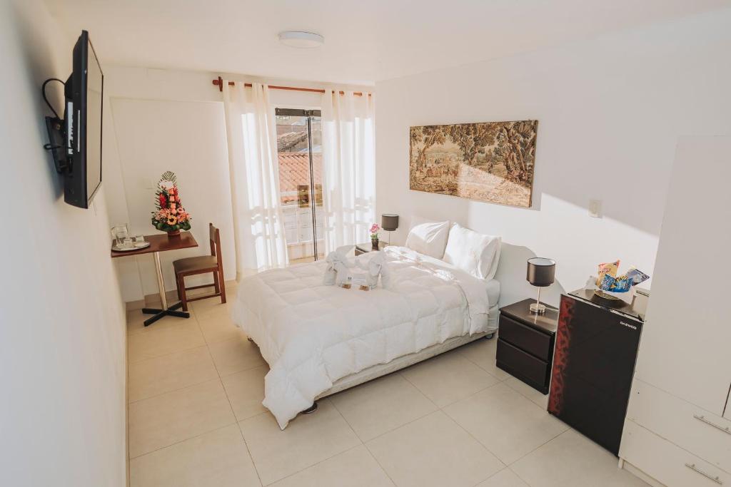 Hotel Los Reyes - 1
