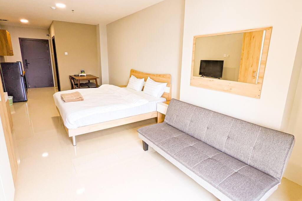 Apartemen studio 42 m² dengan 1 kamar mandi pribadi di Nagoya (Lovina 15-10 at Formosa Residence - Nagoya)