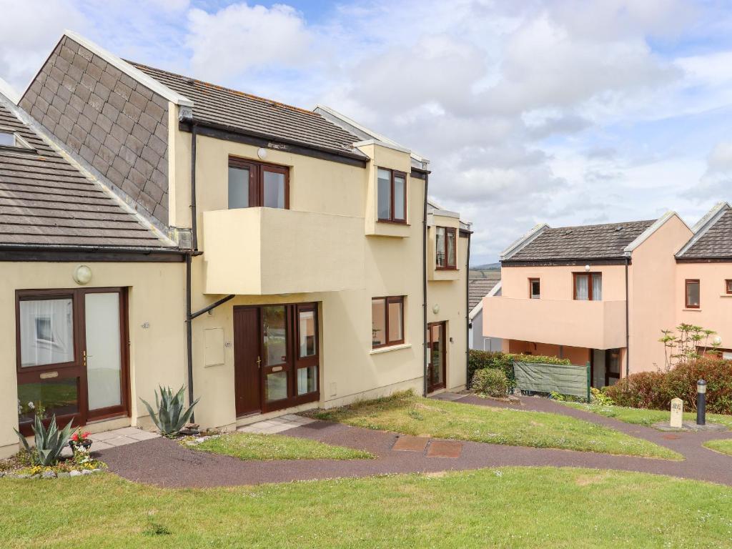 19 Carleton Village in Youghal, Ireland reviews, prices of
