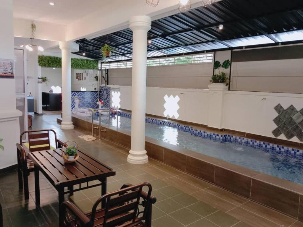 Comfortable Swimming Pool Homestay Melaka photo