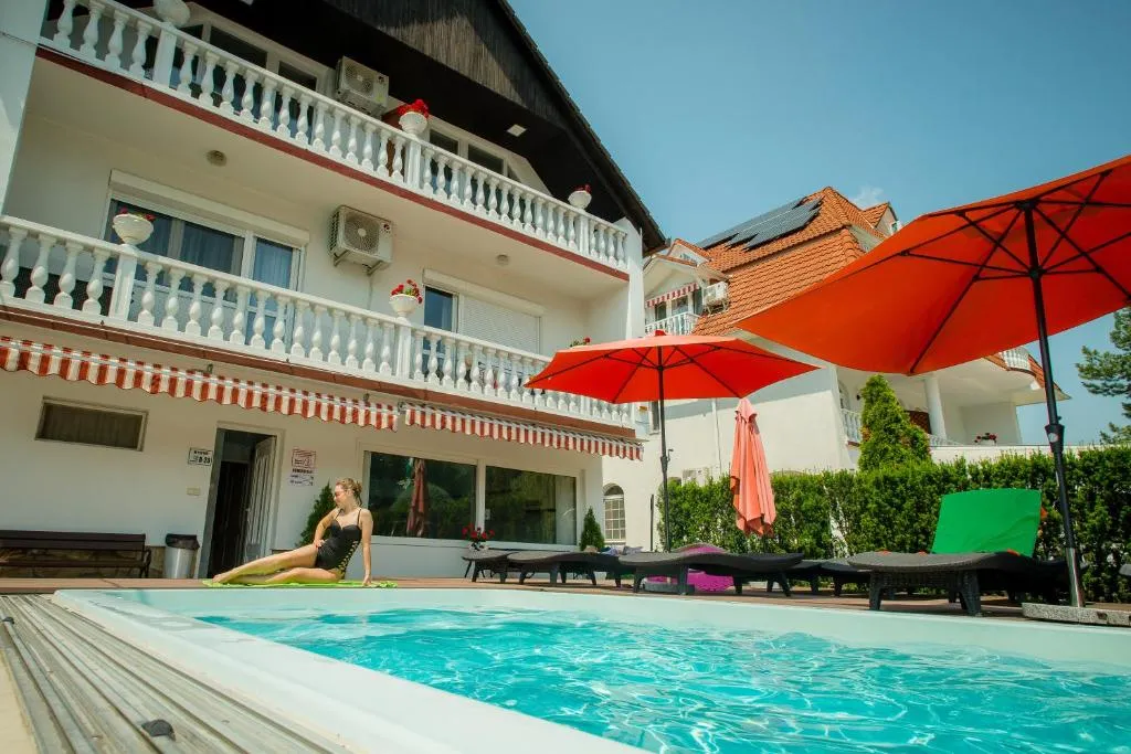 Tokajer Wellness Panzió, hotel in Keszthely