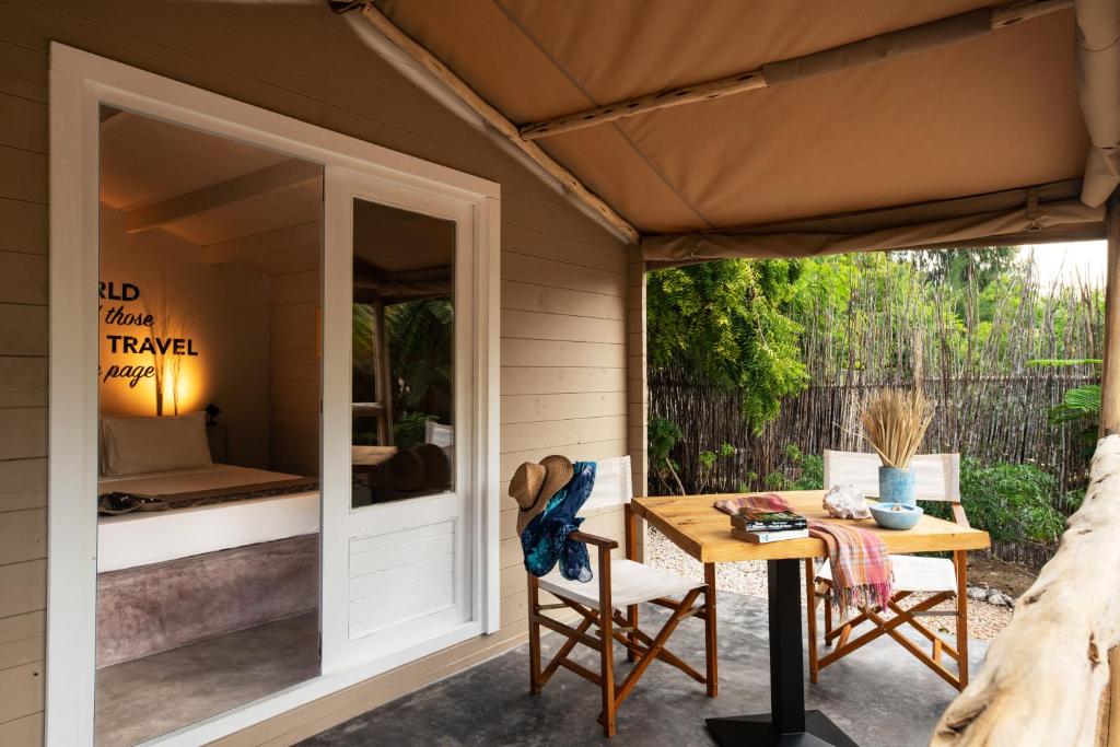 มเวซี บูทิก รีสอร์ต (Mwezi Boutique Resort)