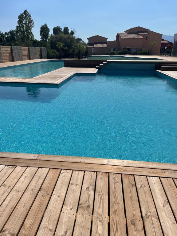 Chez Jeff Lucchini, Lecci