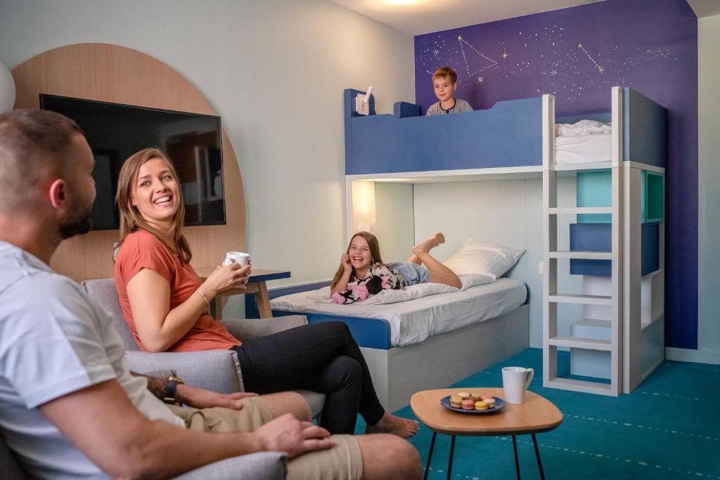Paris Le Grand Magic Hotel Additional