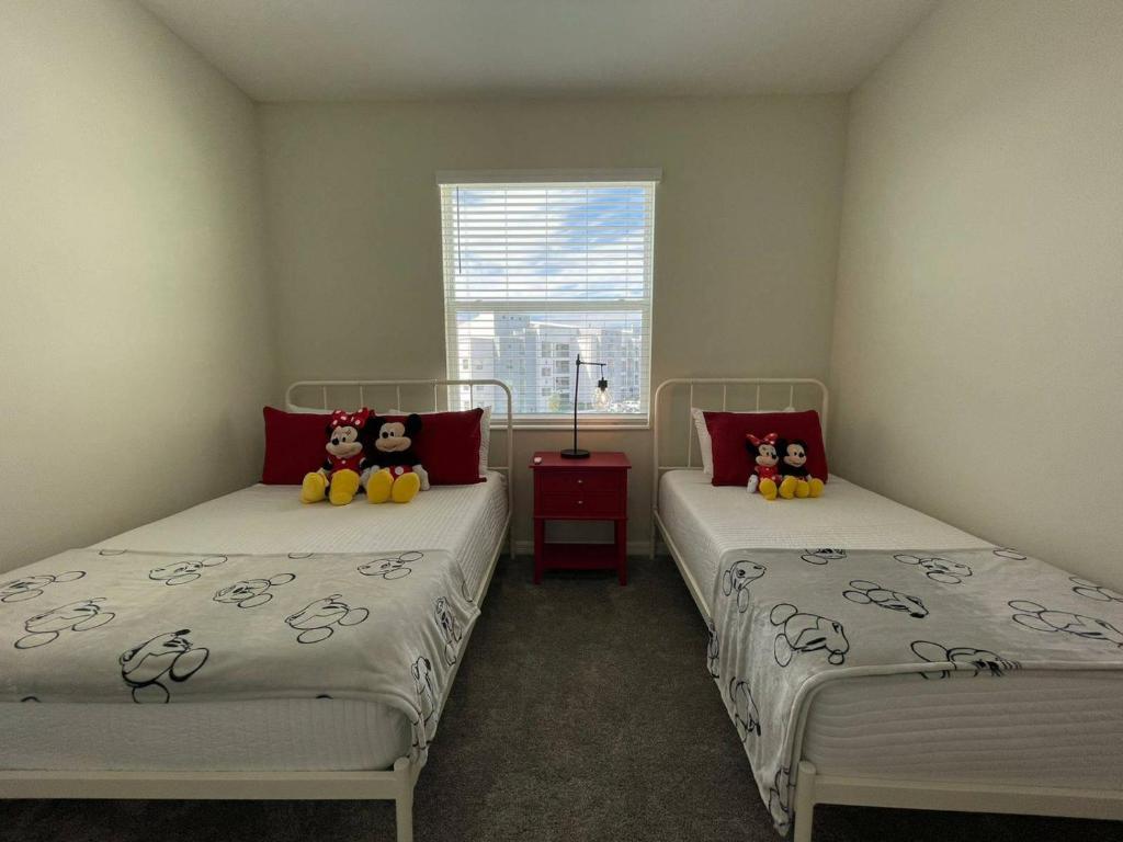 New 3-bed Deluxe Apt at Storey Lake near Disney photo