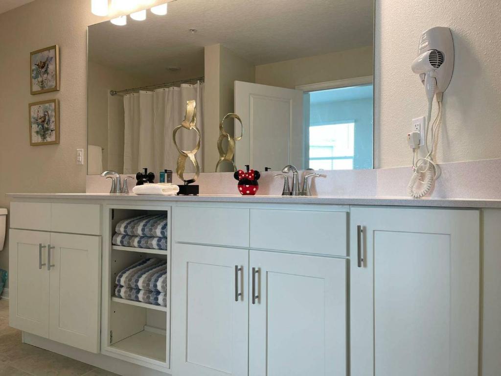 New 3-bed Deluxe Apt at Storey Lake near Disney photo