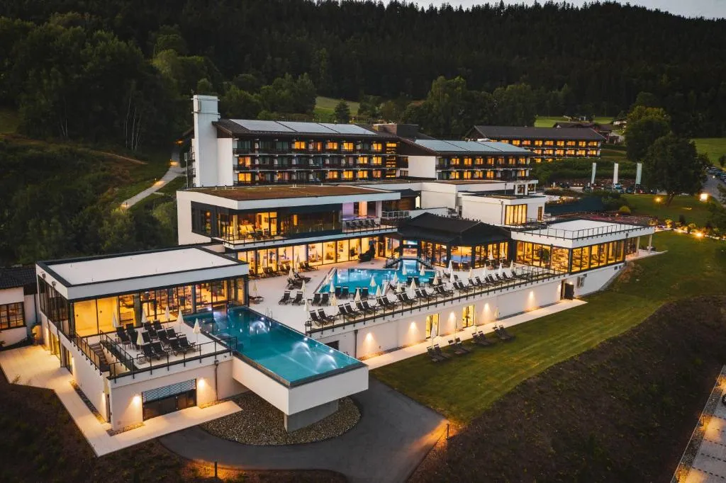 Sonnenhof Resort Bayerischer Wald, hotel in Lam