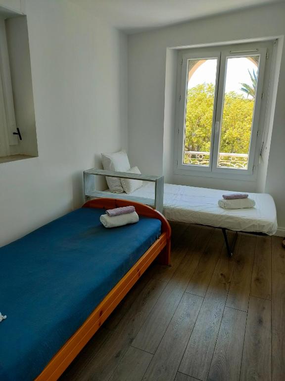 3 rooms, 2 bathrooms, in a villa. Lightfull, quiet and charm - 4