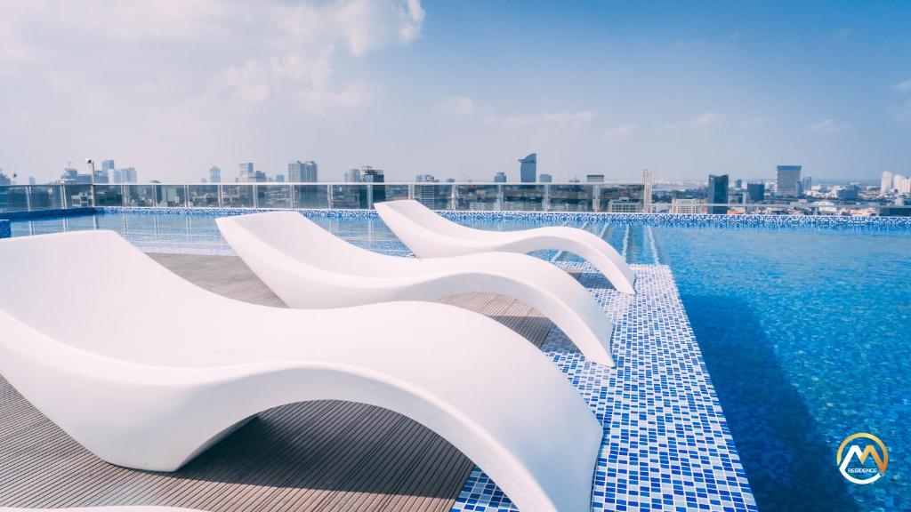 Down To 24 USD Per Night Brand New Units Infinity Pool in M Residence photo