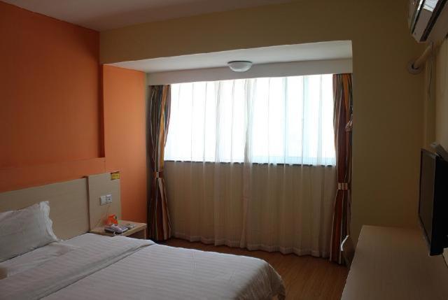7 Days Inn Hangzhou Xiasha photo