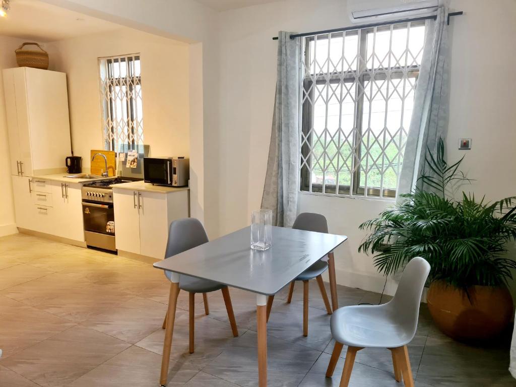 Legacy Court, Ashalebotwe