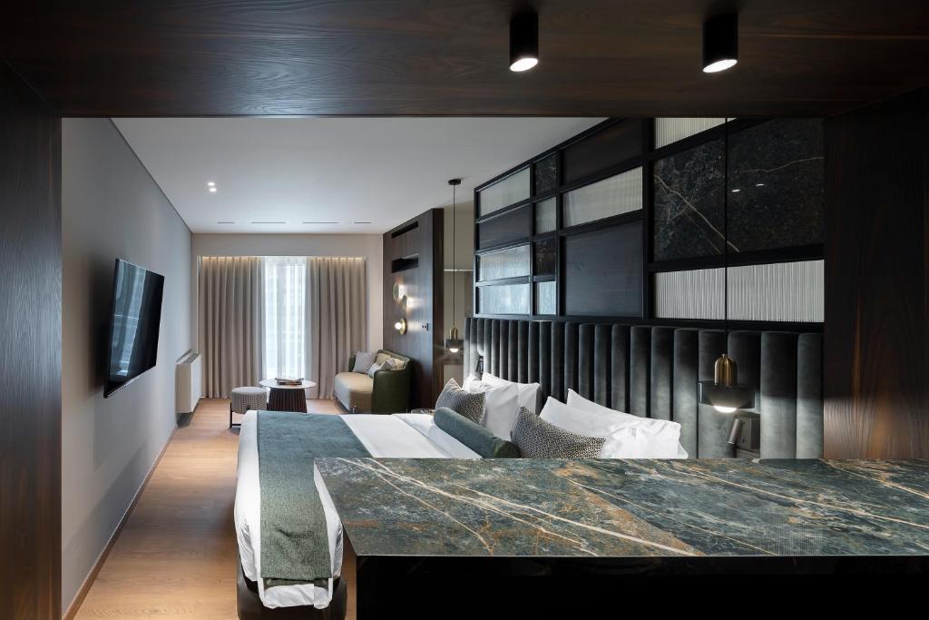Hotel Room 5